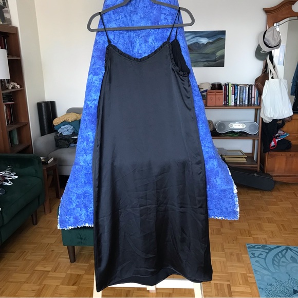 Simple black dress size M/L - Picture 3 of 5